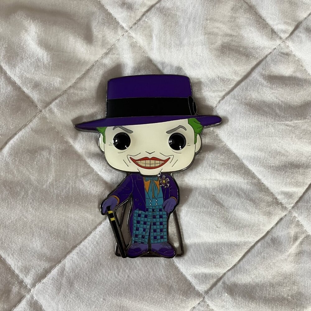 Funko Pop! Pin DC Batman’s Joker Glow In‎ The Dark Enamel 3” Pin Collectible